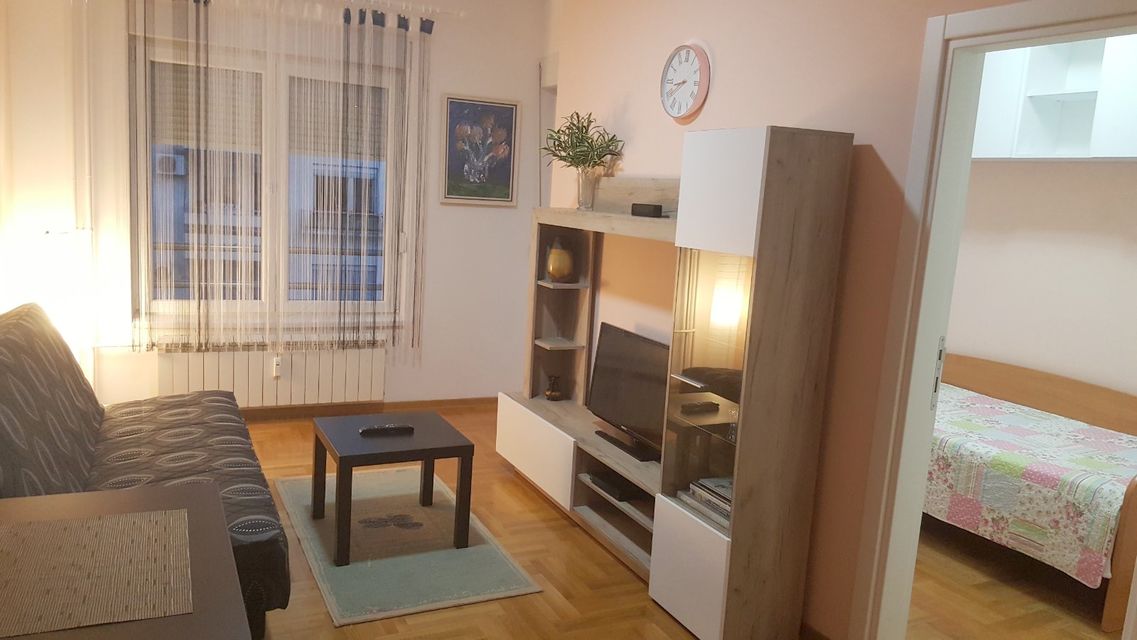 Kulina Bana 24, Beograd