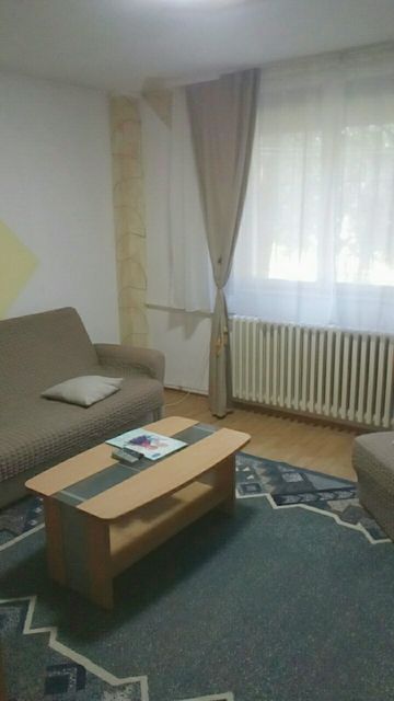 Pariske komune 16, Beograd