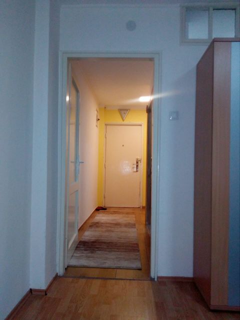 Pariske komune 16, Beograd - 4