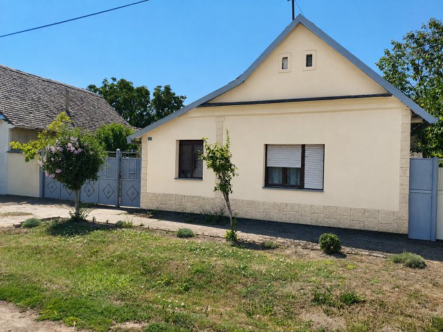 Vuka Karadžića 17, Nikinci