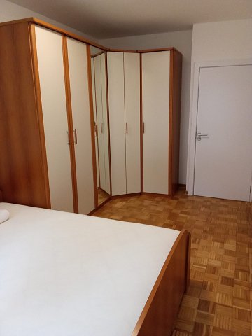 Pećska 9, Beograd