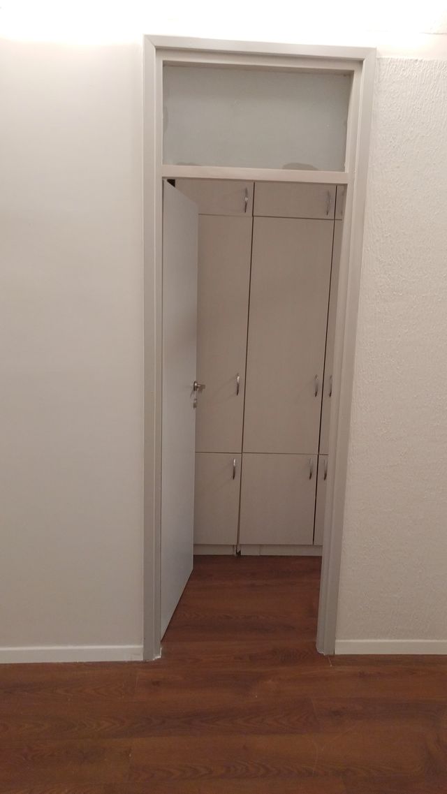 Crvenih hrastova 6, Beograd - 10