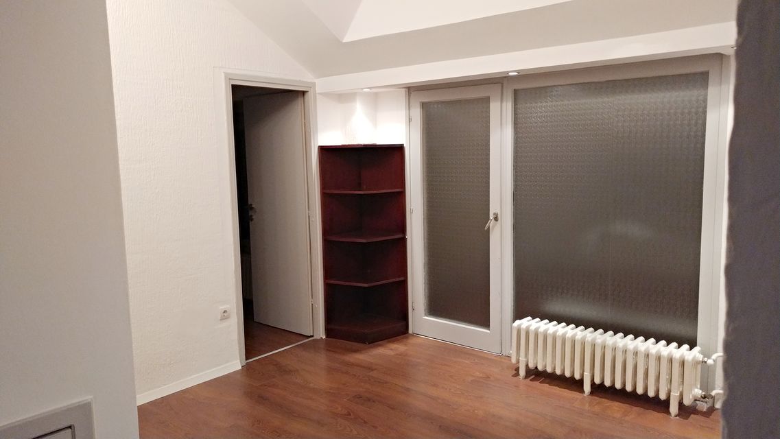 Crvenih hrastova 6, Beograd - 5