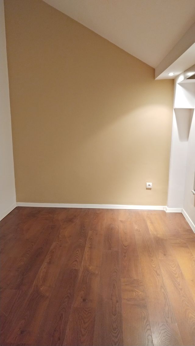 Crvenih hrastova 6, Beograd - 9