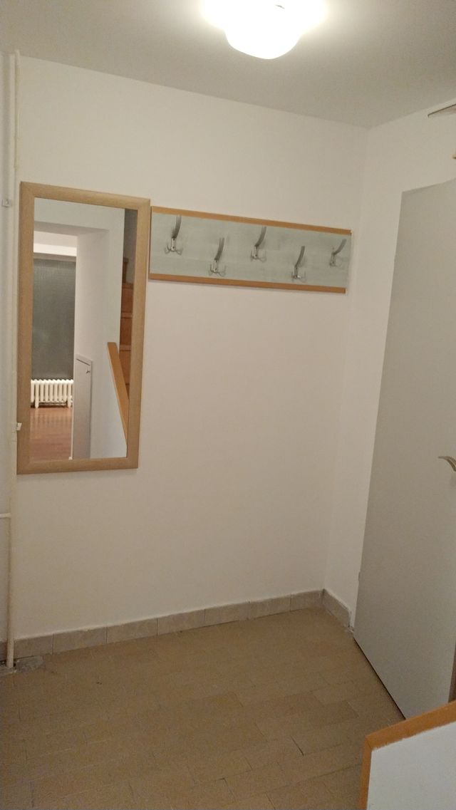 Crvenih hrastova 6, Beograd - 3