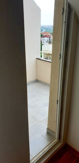 Ustanička 222, Beograd - 10