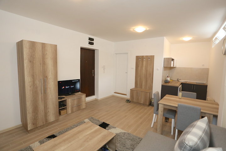 Vuka Karadžića 20, Novi Sad