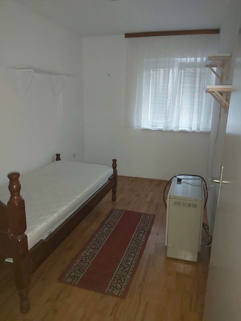 Arčibalda Rajsa 50, Beograd - 3