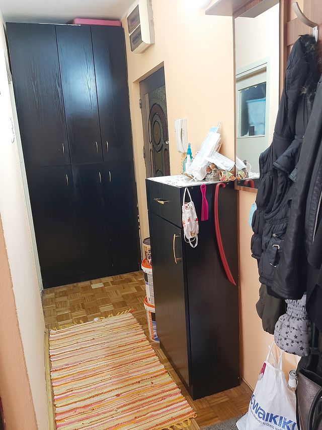 Sremskih boraca 77, Beograd - 4