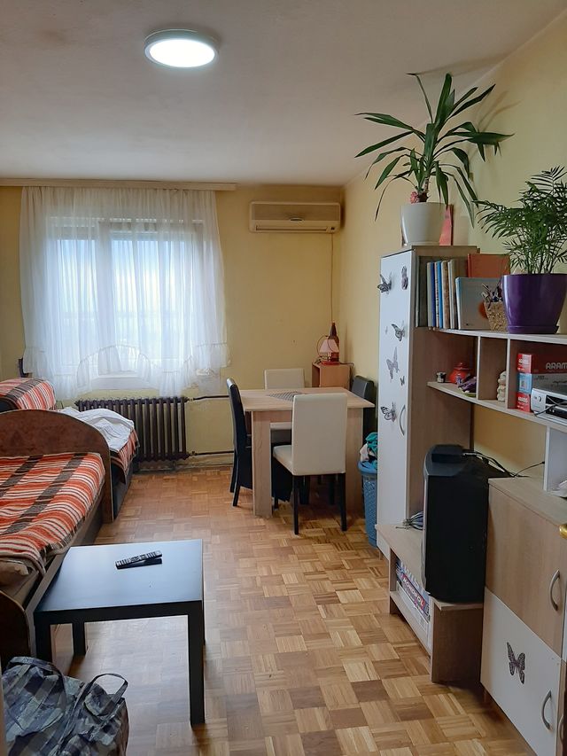 Sremskih boraca 77, Beograd - 7