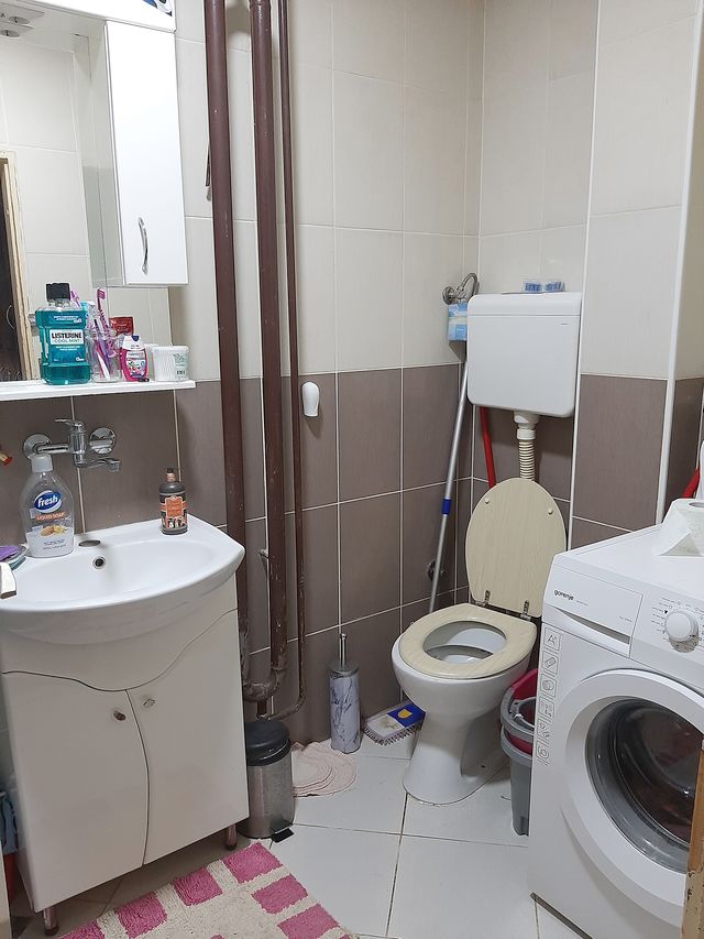 Sremskih boraca 77, Beograd - 10