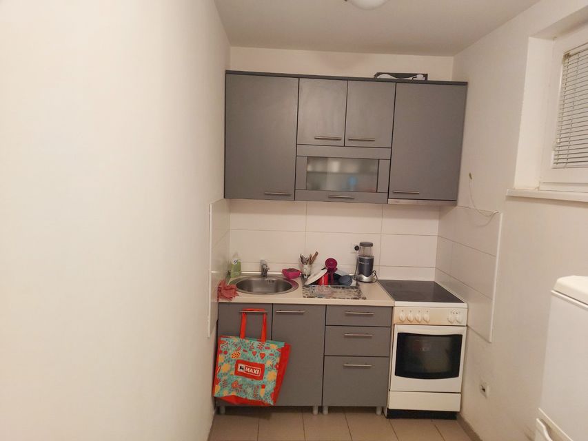 Crnogorska 22, Beograd - 3