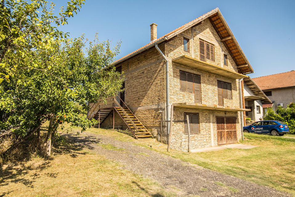 Žarka Zrenjanina 87, Mramorak