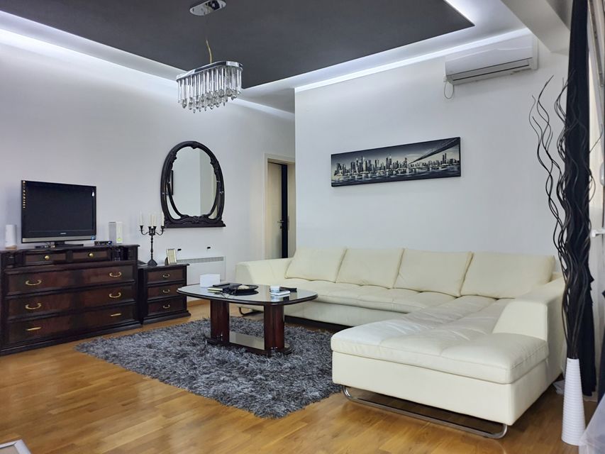 Radojke Lakić 1, Beograd - 4