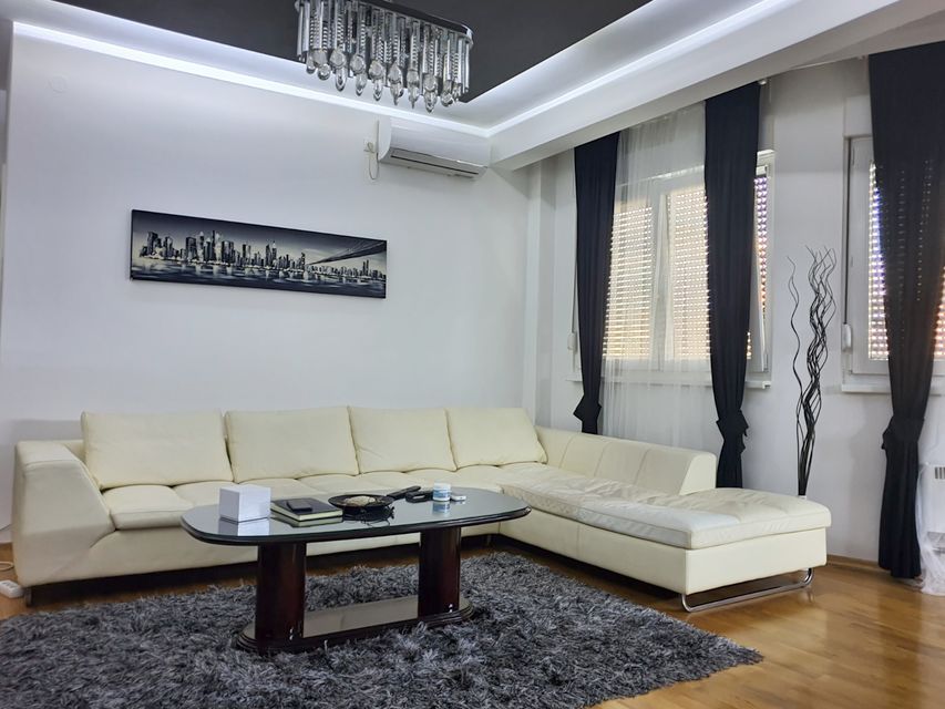 Radojke Lakić 1, Beograd - 2