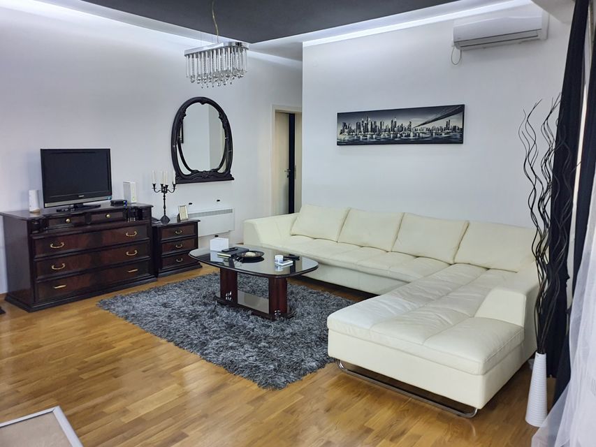 Radojke Lakić 1, Beograd - 3