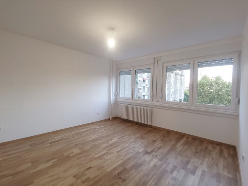 Narodnog fronta 38, Novi Sad - 11