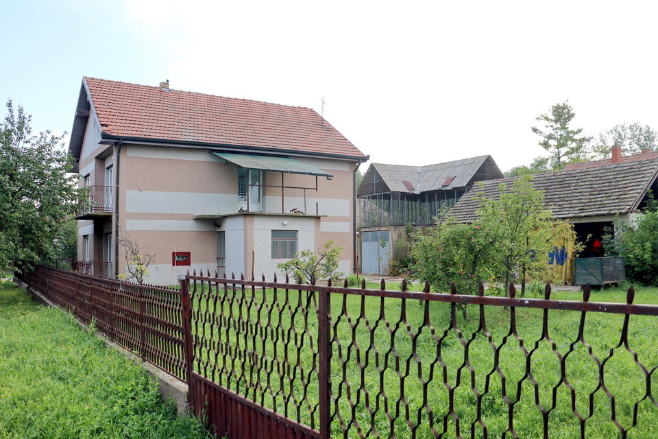 Blagoje Parovića 19, Jaša Tomić - 2