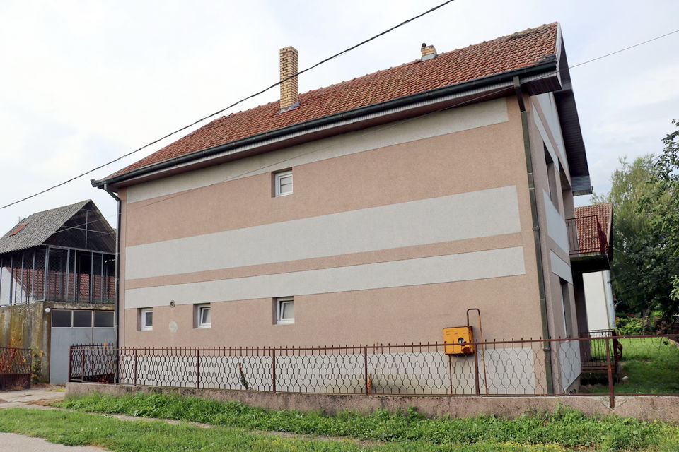 Blagoje Parovića 19, Jaša Tomić - 5