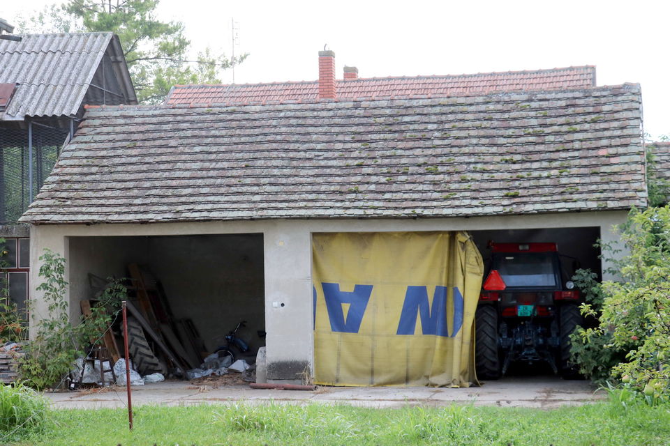 Blagoje Parovića 19, Jaša Tomić - 10