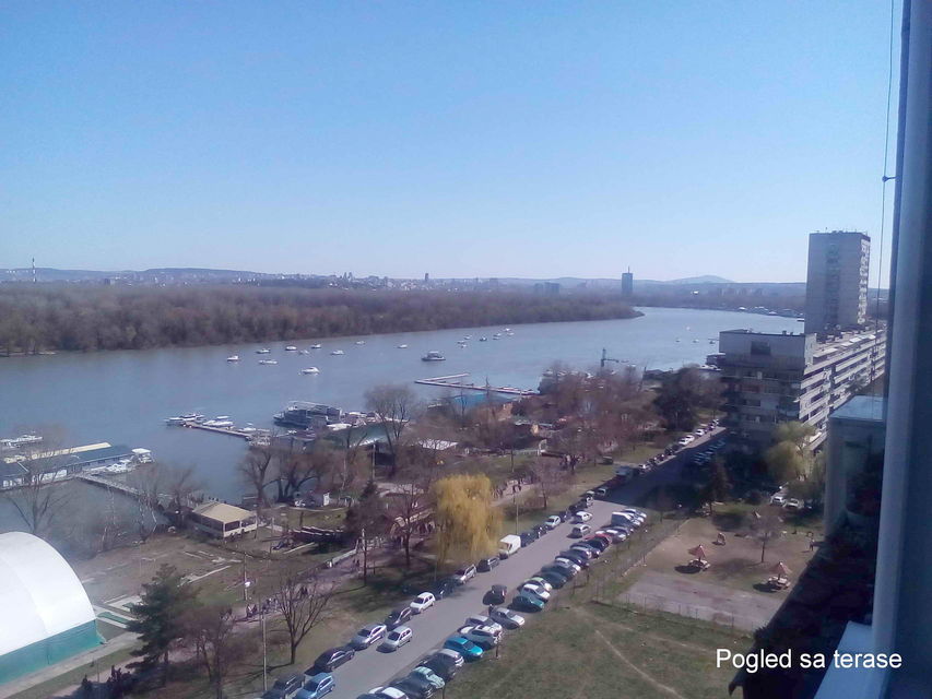 Kej oslobođenja 13D, Beograd