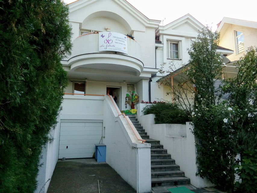 Ilije Stojadinovića 83, Beograd - 3