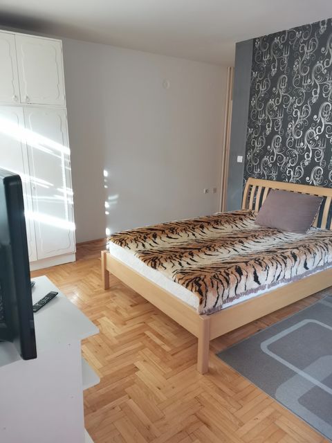 Majora Omera Mehića 16, Beograd