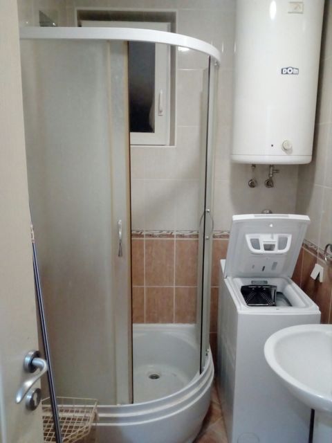 Ljubiše Miodragovića 34b, Beograd - 6