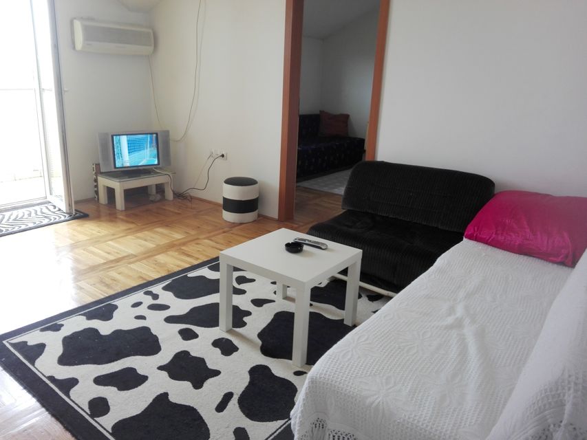 Veletinska 8, Beograd - 5