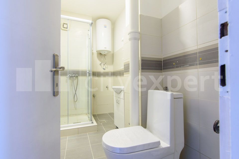 Ljutice Bogdana 2/2, Beograd - 6