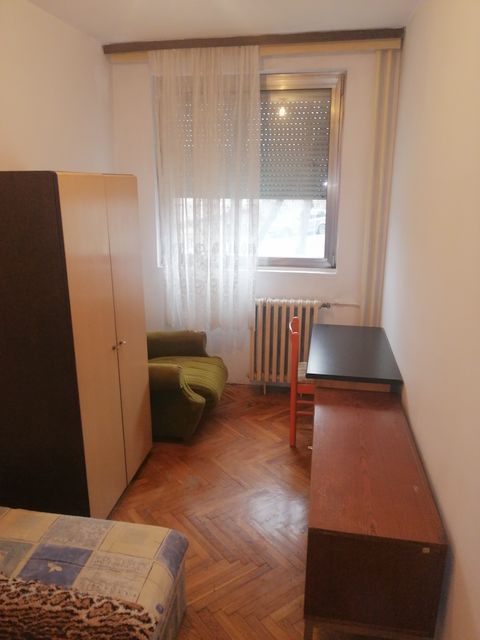 Radovana Simića-Cige 42, Beograd - 2