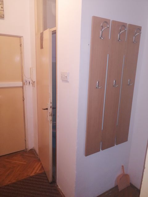 Radovana Simića-Cige 42, Beograd - 5