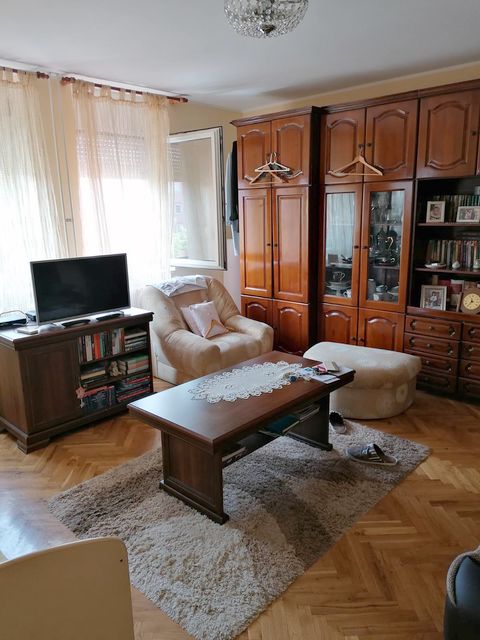 Simeona Pišćevića 19, Novi Sad - 9