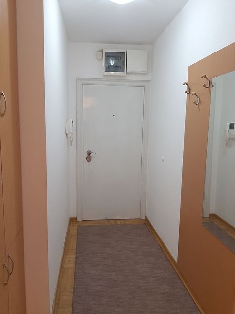 Đuke Dinić 12, Beograd - 16