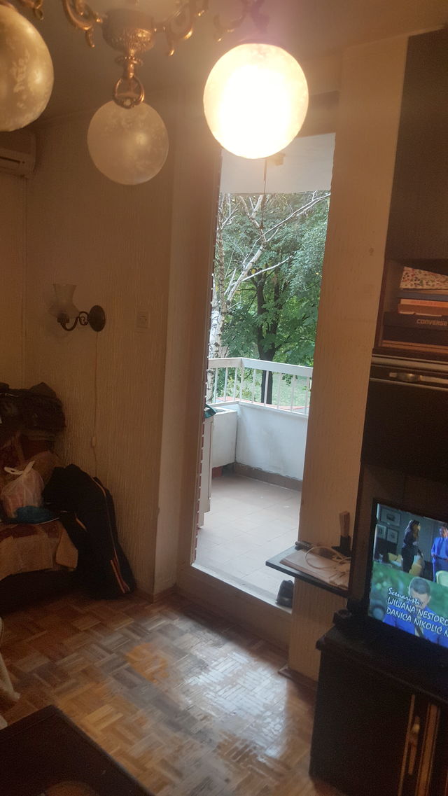 Milana Raspopovića 12, Beograd - 20