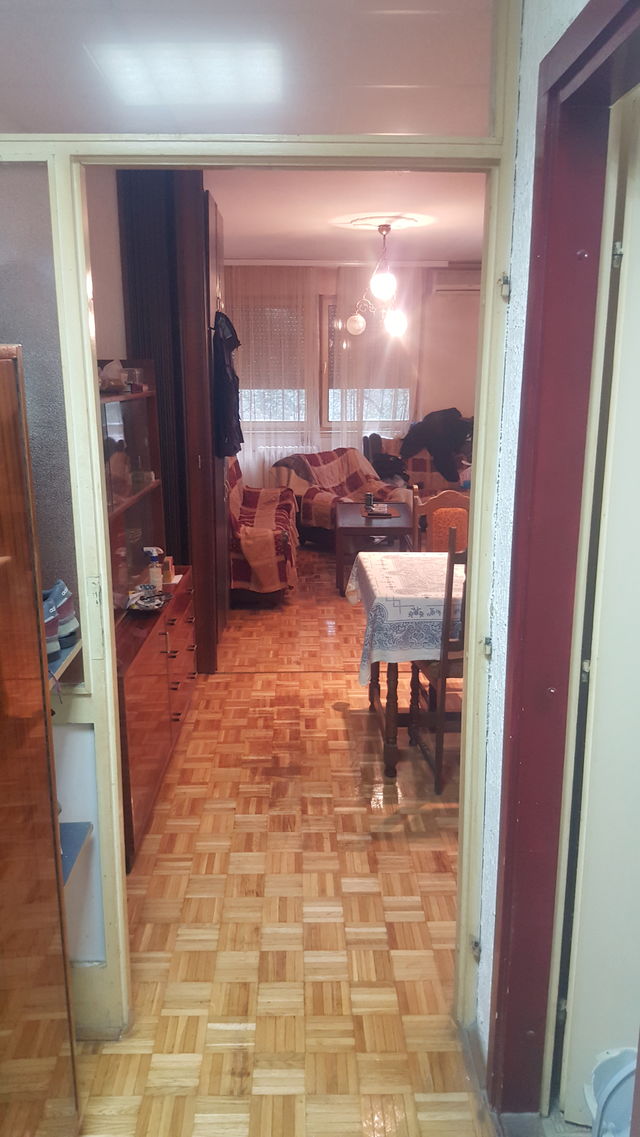 Milana Raspopovića 12, Beograd