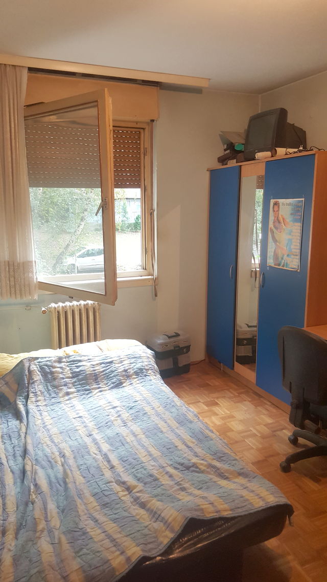 Milana Raspopovića 12, Beograd - 12