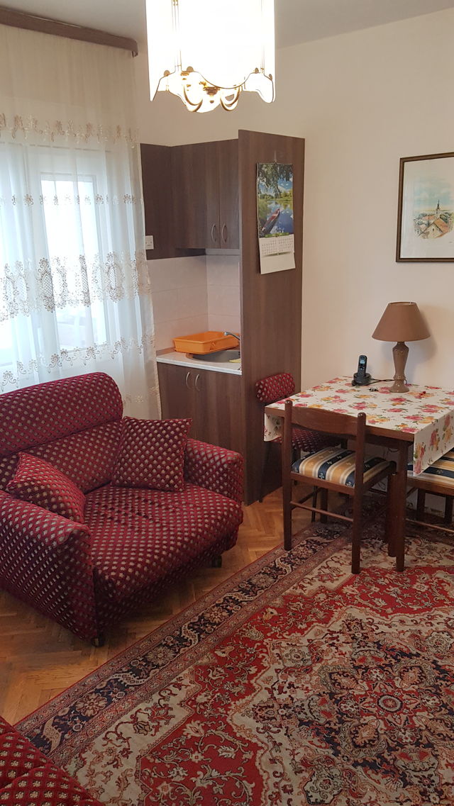 Petra Mećave 21, Beograd