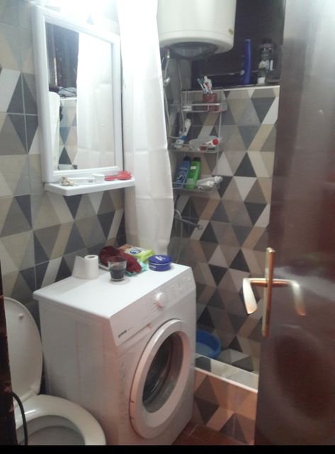 Emilije Jakšić 14, Beograd - 7