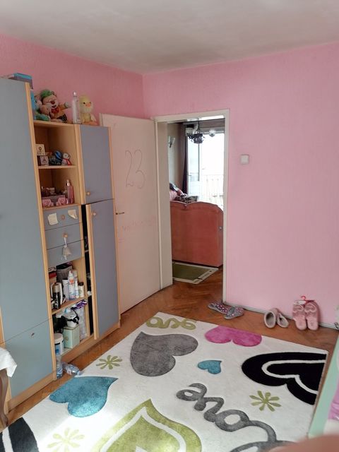 Tina Ujevića 8, Beograd - 8