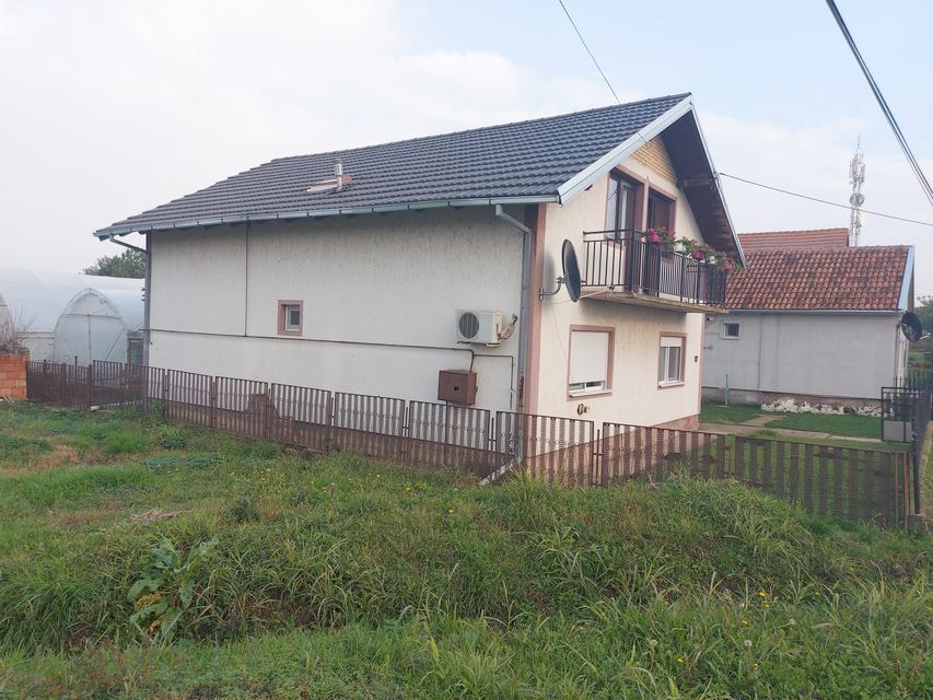 Svetozara Miletića 12, Belegiš - 1