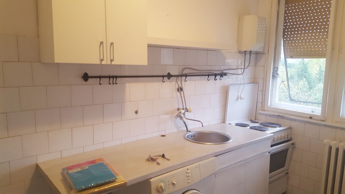 Aleksinačkih rudara 75, Beograd - 3