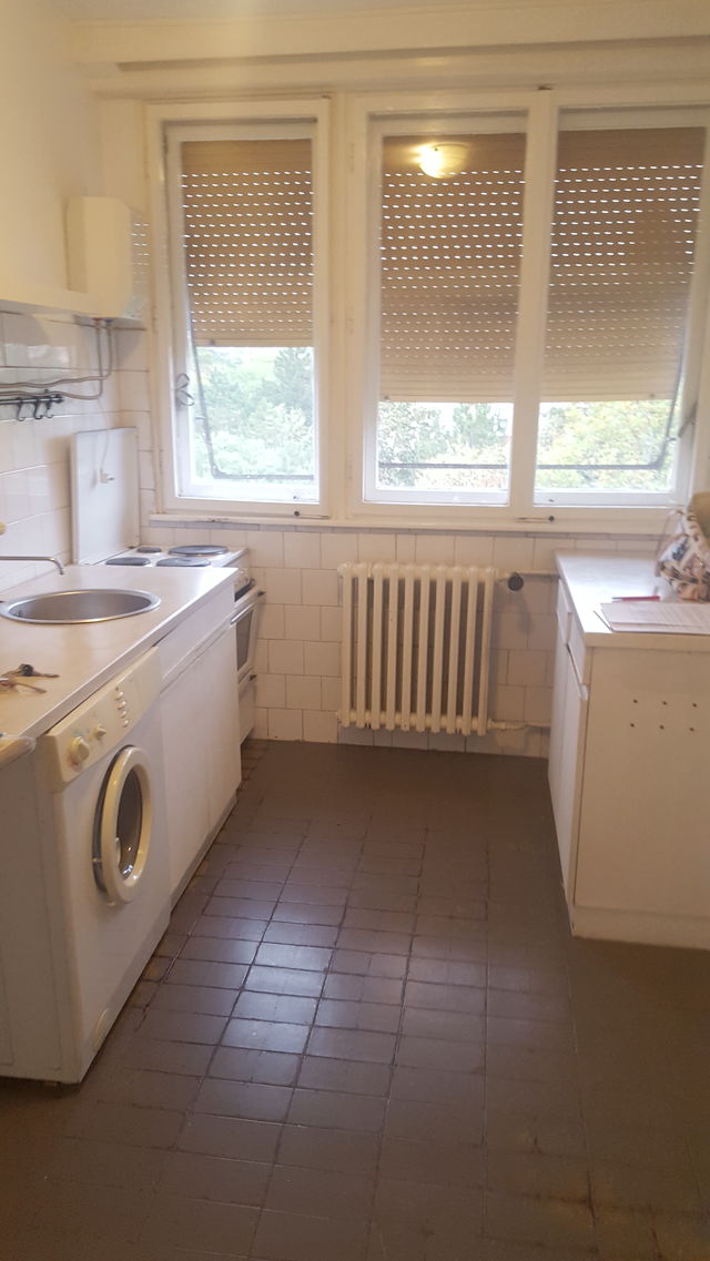 Aleksinačkih rudara 75, Beograd - 4