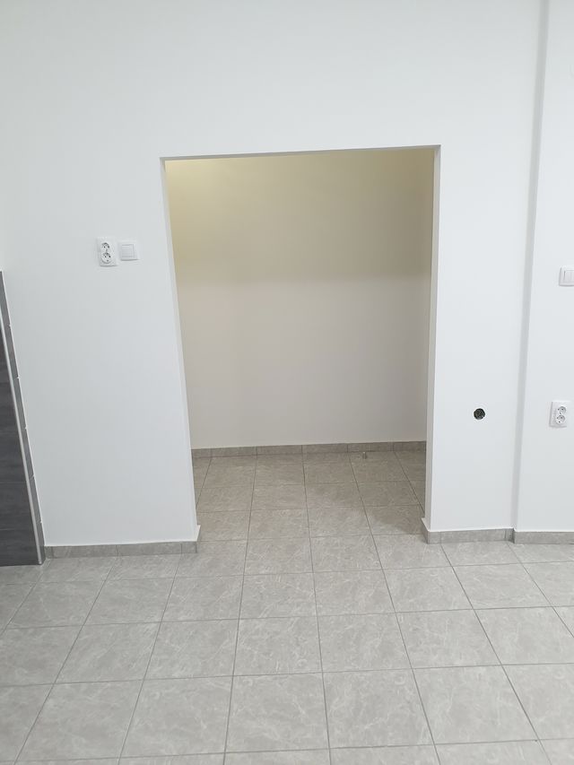 Luja Adamiča 5, Beograd - 8