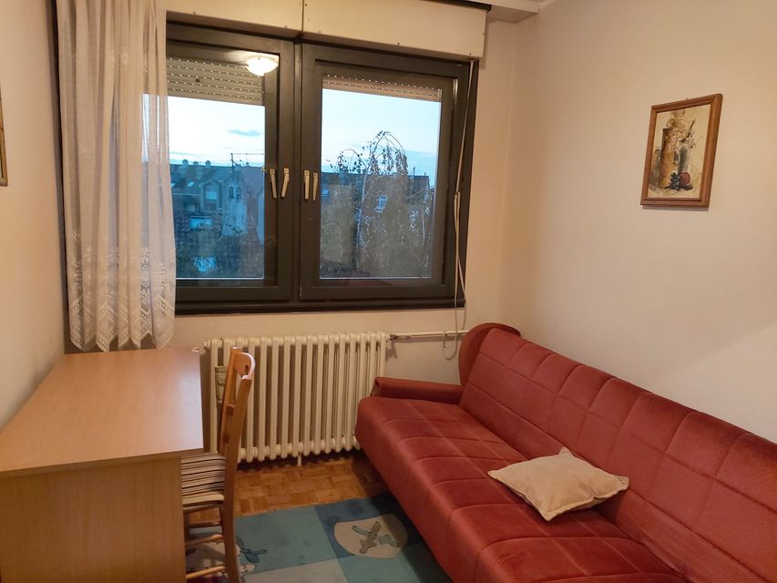 Lazara Kujundžića 86, Beograd - 7