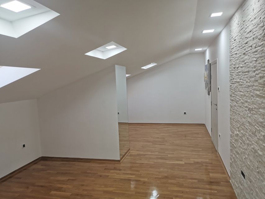 Jug Bogdana 10, Novi Sad