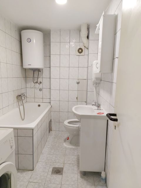 Josipa Kulundžića 10, Beograd - 5