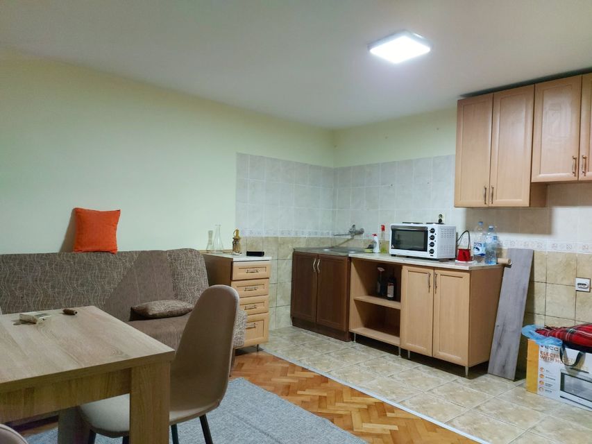 Josipa Kulundžića 10, Beograd - 4