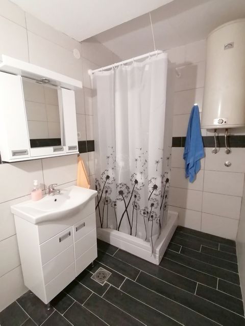 Darinke Radović 10, Beograd - 5