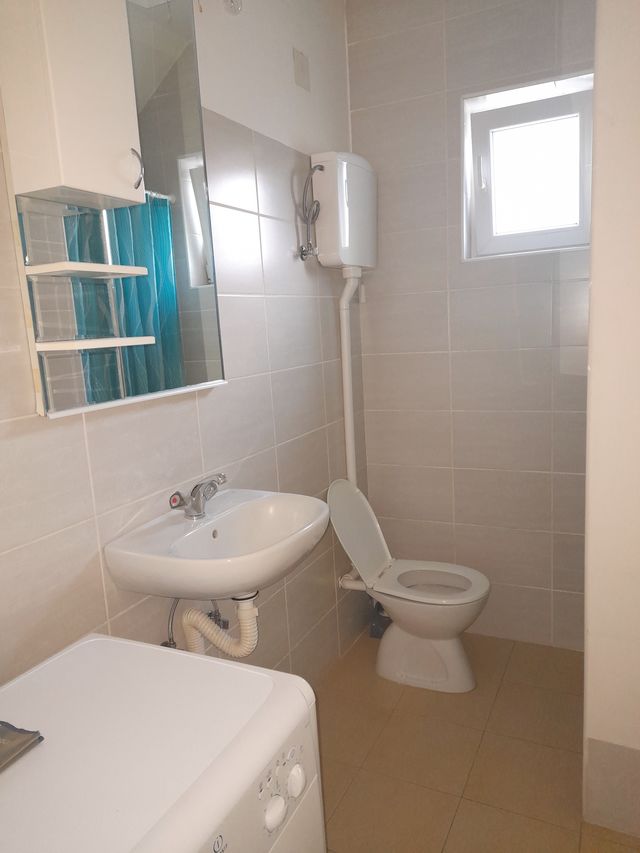 Novobeogradskih graditelja 20, Beograd - 6